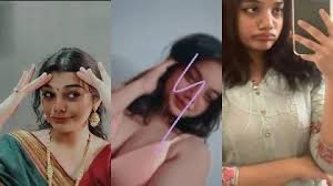 Horny Tamil Babe Showing And Giving Sensual Blowjob Update – kamareels2